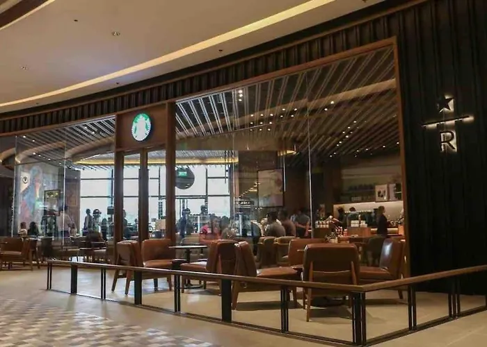 Apartment In Air Residences, Makati With Wifi, Netflix, Pool, Mall And Manila