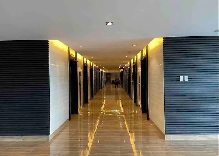 In Air Residences, Makati With Wifi, Netflix, Pool, Mall And