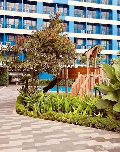 In Air Residences, Makati With Wifi, Netflix, Pool, Mall And *
