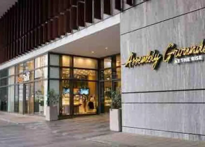 In Air Residences, Makati With Wifi, Netflix, Pool, Mall And
