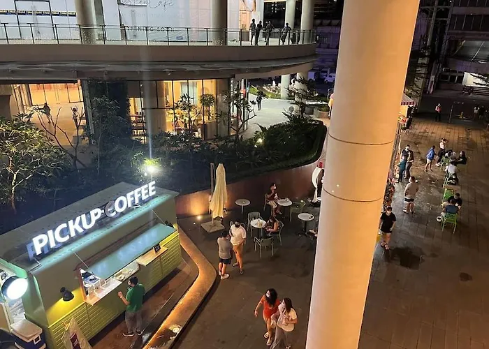 Apartment In Air Residences, Makati With Wifi, Netflix, Pool, Mall And Manila