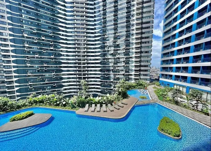 In Air Residences, Makati With Wifi, Netflix, Pool, Mall And *