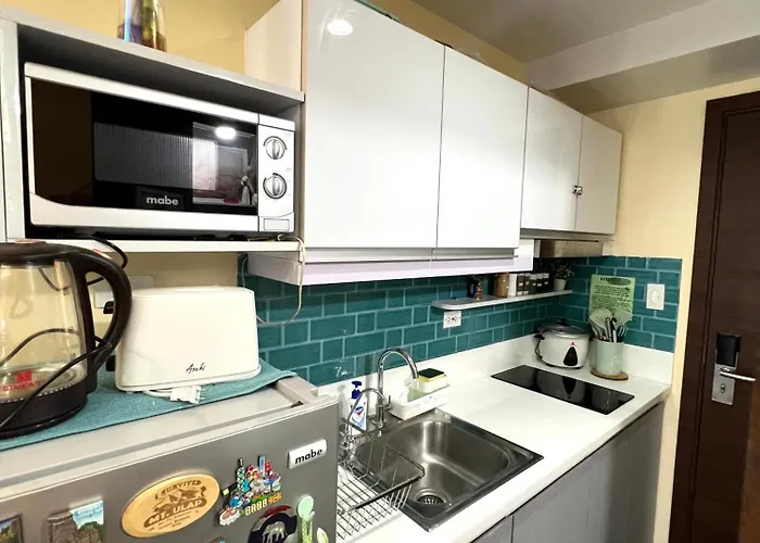 In Air Residences, Makati With Wifi, Netflix, Pool, Mall And Apartment