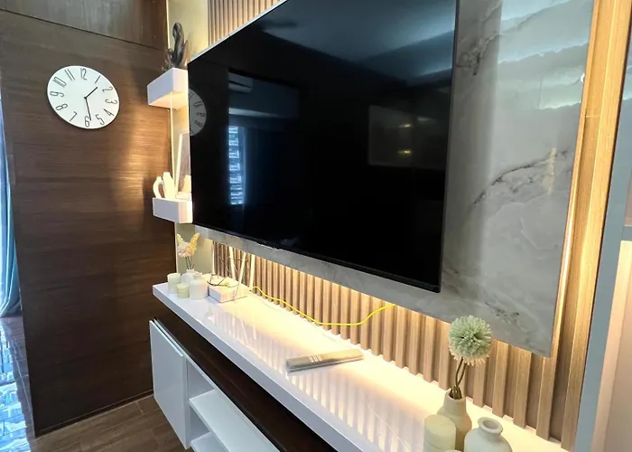 In Air Residences, Makati With Wifi, Netflix, Pool, Mall And Apartment