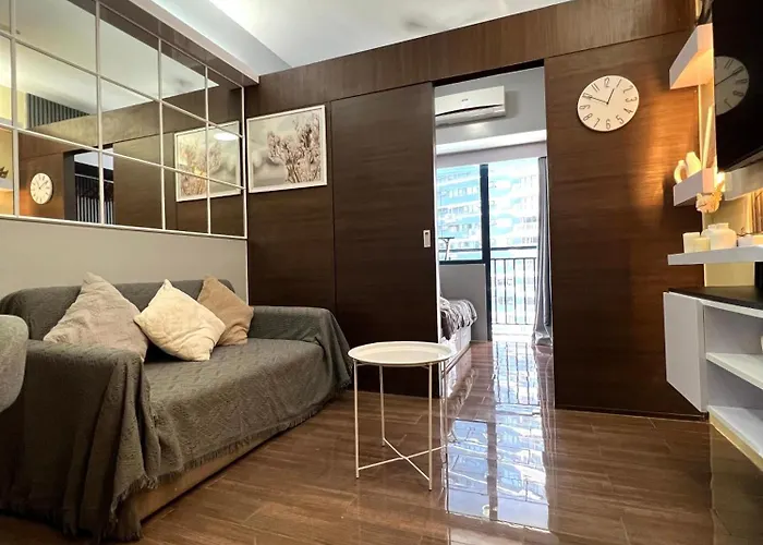 Apartment In Air Residences, Makati With Wifi, Netflix, Pool, Mall And *