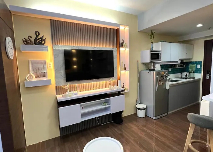 In Air Residences, Makati With Wifi, Netflix, Pool, Mall And Manila