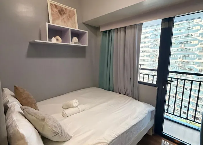 In Air Residences, Makati With Wifi, Netflix, Pool, Mall And Apartment Manila